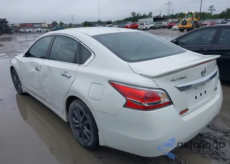 2015 Nissan Altima 2.5/S/Sv/Sl из США, поврежденный, VIN 1N4AL3AP0FN916185